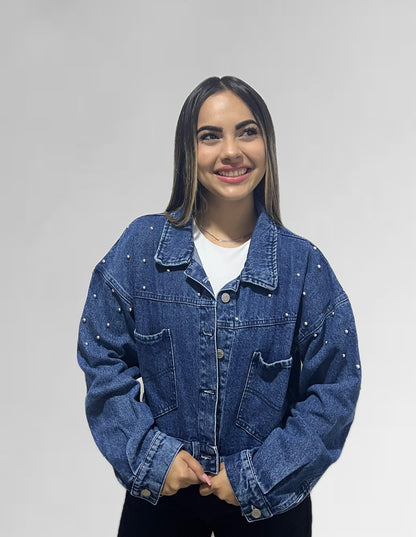 Chaqueta de jean con adornos de perlas